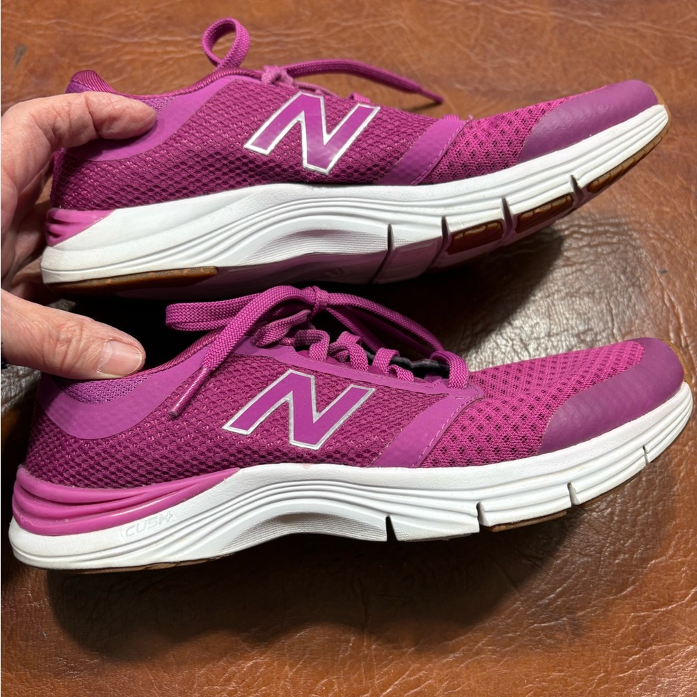 New Balance Cush Sports shoes 8.5 excellent condition Raspberry color